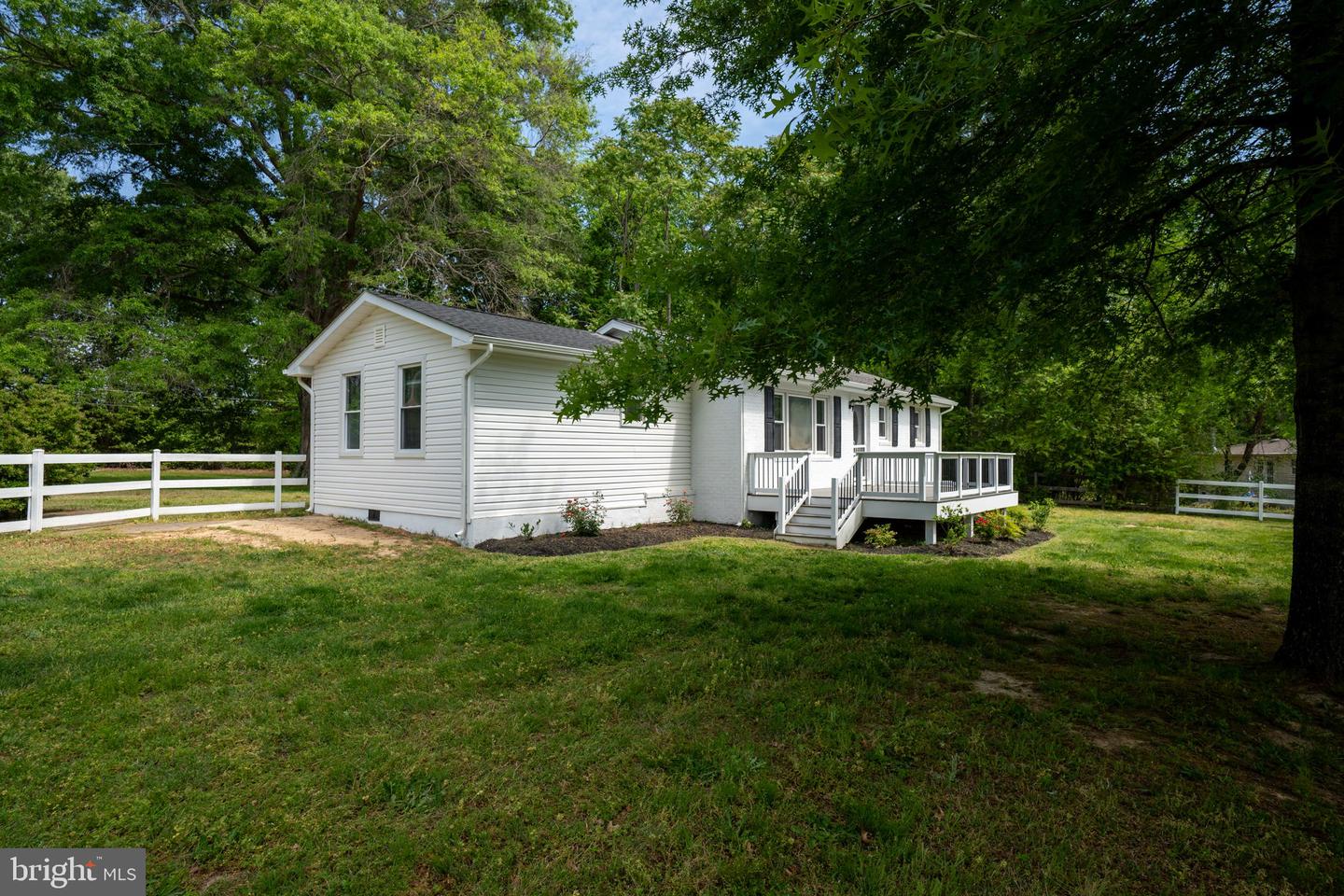 13405 DAHLGREN RD, KING GEORGE, Virginia 22485, 3 Bedrooms Bedrooms, ,2 BathroomsBathrooms,Residential,For sale,13405 DAHLGREN RD,VAKG2006356 MLS # VAKG2006356