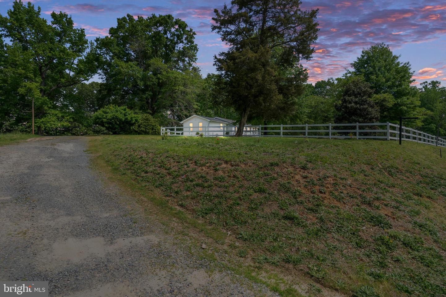13405 DAHLGREN RD, KING GEORGE, Virginia 22485, 3 Bedrooms Bedrooms, ,2 BathroomsBathrooms,Residential,For sale,13405 DAHLGREN RD,VAKG2006356 MLS # VAKG2006356