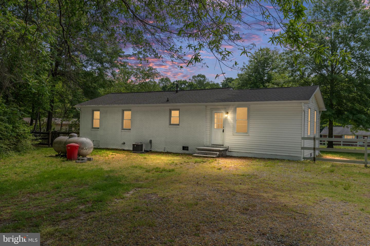 13405 DAHLGREN RD, KING GEORGE, Virginia 22485, 3 Bedrooms Bedrooms, ,2 BathroomsBathrooms,Residential,For sale,13405 DAHLGREN RD,VAKG2006356 MLS # VAKG2006356