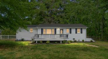 13405 DAHLGREN RD, KING GEORGE, Virginia 22485, 3 Bedrooms Bedrooms, ,2 BathroomsBathrooms,Residential,For sale,13405 DAHLGREN RD,VAKG2006356 MLS # VAKG2006356