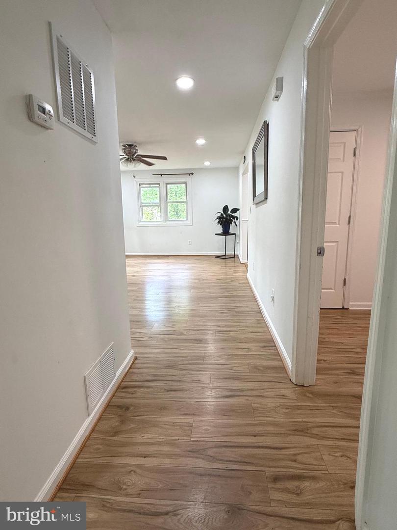 19127 WINDSOR RD, TRIANGLE, Virginia 22172, 4 Bedrooms Bedrooms, ,2 BathroomsBathrooms,Residential,For sale,19127 WINDSOR RD,VAPW2093656 MLS # VAPW2093656
