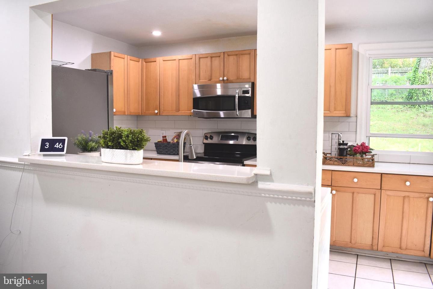 19127 WINDSOR RD, TRIANGLE, Virginia 22172, 4 Bedrooms Bedrooms, ,2 BathroomsBathrooms,Residential,For sale,19127 WINDSOR RD,VAPW2093656 MLS # VAPW2093656