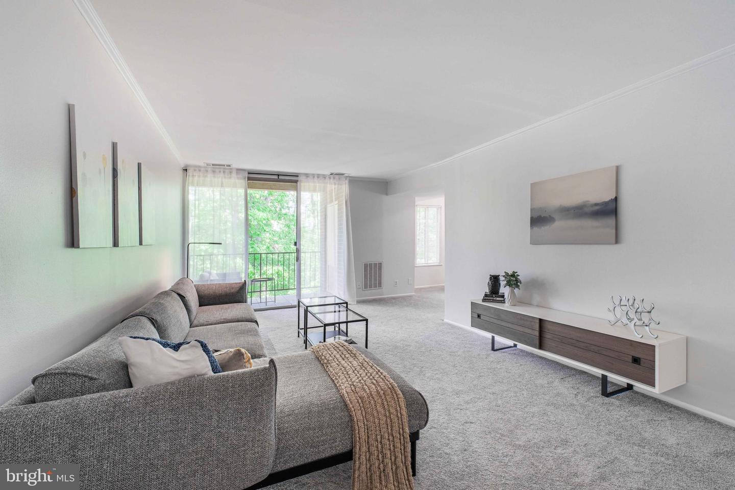 5065 7TH RD S #202, ARLINGTON, Virginia 22204, 3 Bedrooms Bedrooms, ,2 BathroomsBathrooms,Residential,For sale,5065 7TH RD S #202,VAAR2056884 MLS # VAAR2056884