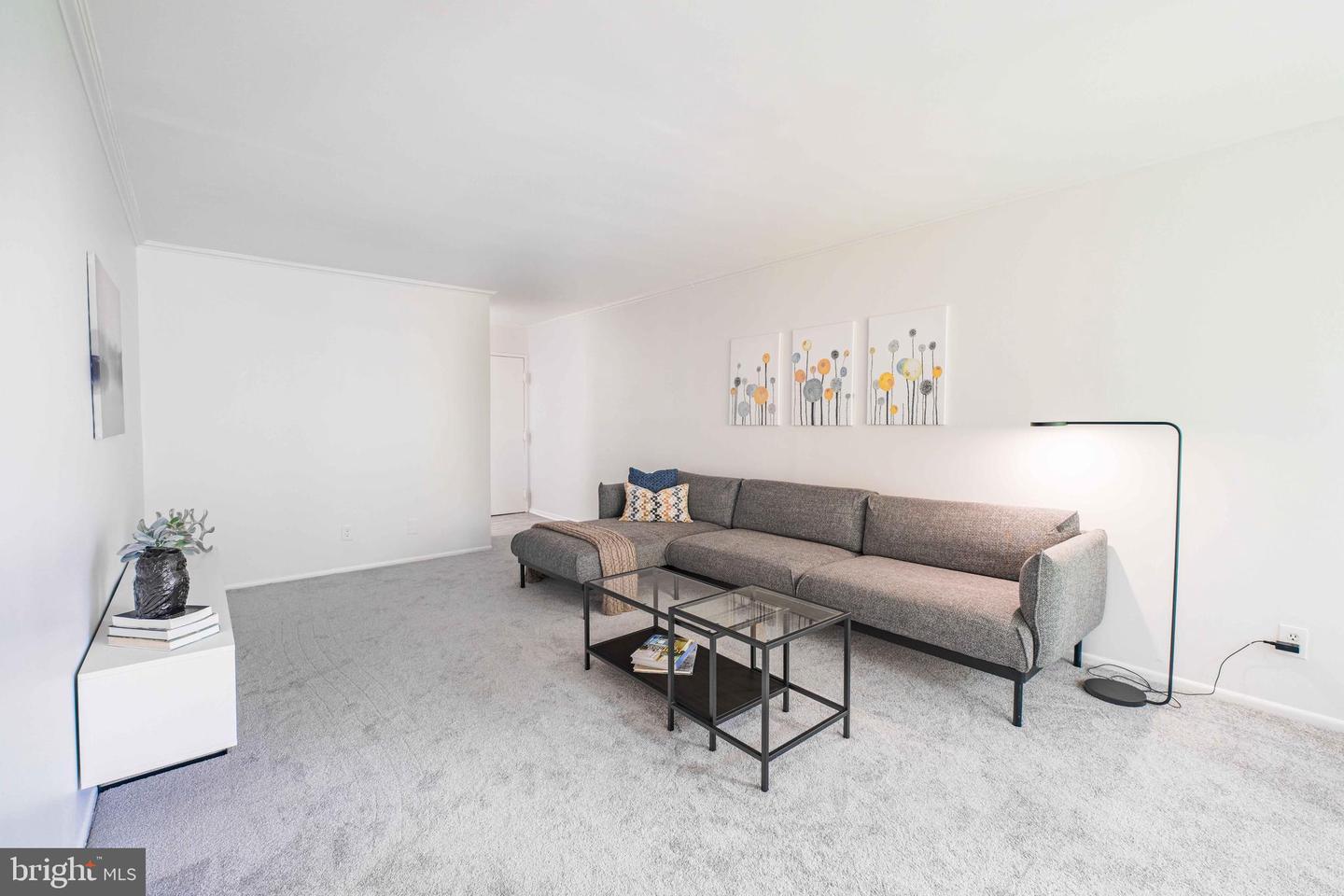5065 7TH RD S #202, ARLINGTON, Virginia 22204, 3 Bedrooms Bedrooms, ,2 BathroomsBathrooms,Residential,For sale,5065 7TH RD S #202,VAAR2056884 MLS # VAAR2056884