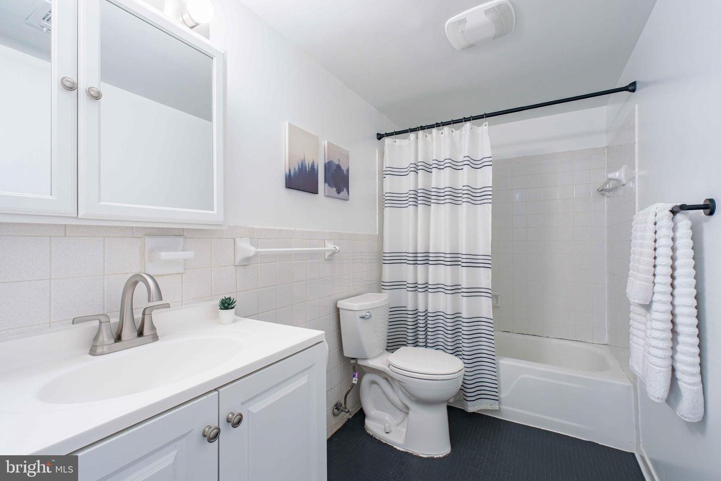 5065 7TH RD S #202, ARLINGTON, Virginia 22204, 3 Bedrooms Bedrooms, ,2 BathroomsBathrooms,Residential,For sale,5065 7TH RD S #202,VAAR2056884 MLS # VAAR2056884