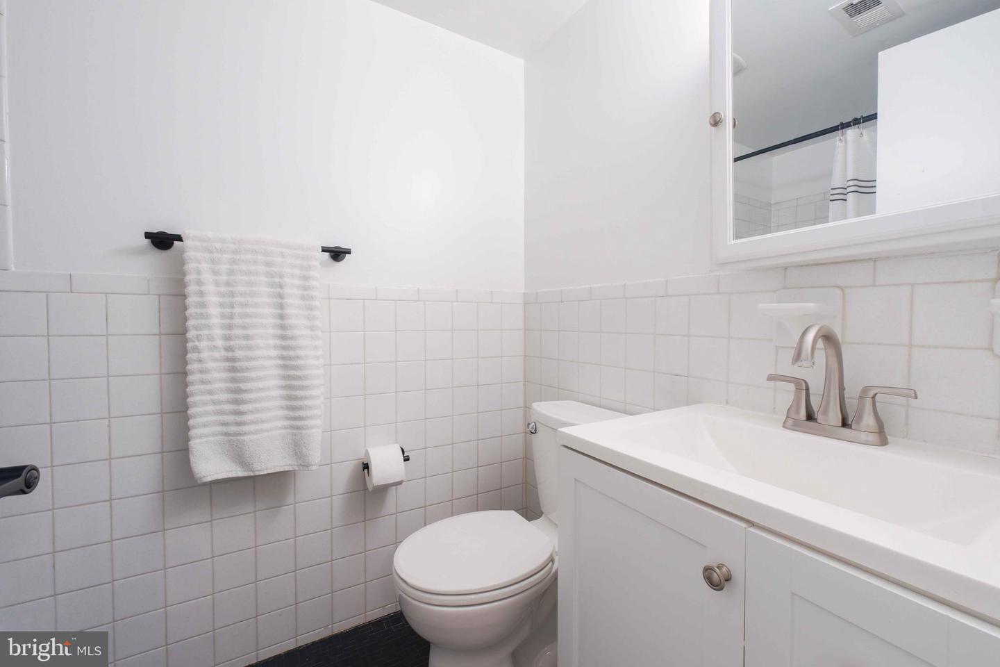 5065 7TH RD S #202, ARLINGTON, Virginia 22204, 3 Bedrooms Bedrooms, ,2 BathroomsBathrooms,Residential,For sale,5065 7TH RD S #202,VAAR2056884 MLS # VAAR2056884