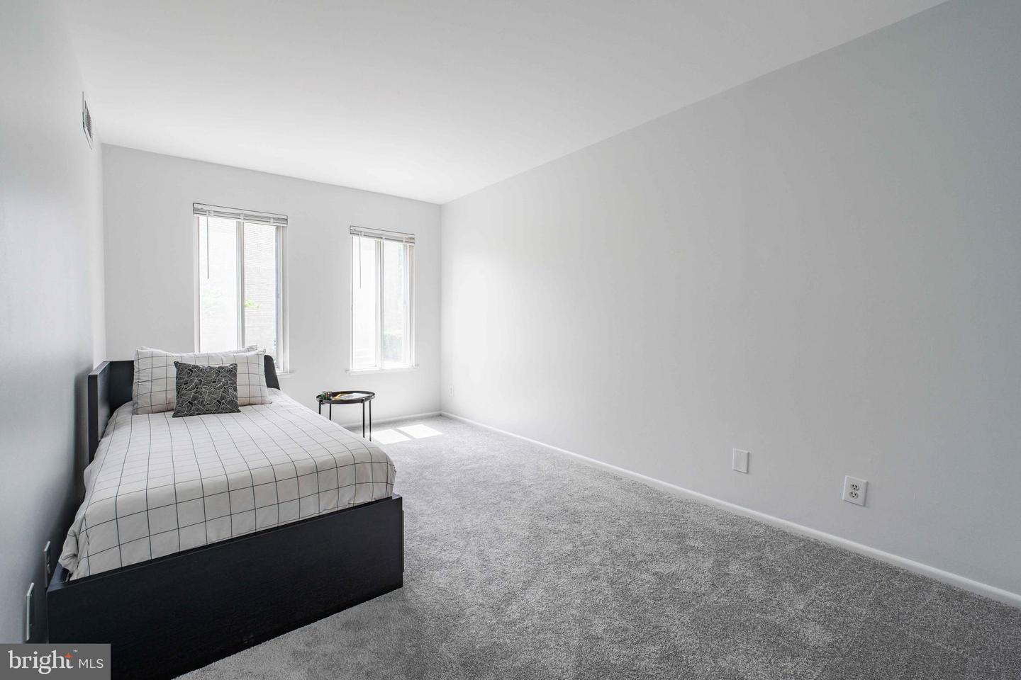 5065 7TH RD S #202, ARLINGTON, Virginia 22204, 3 Bedrooms Bedrooms, ,2 BathroomsBathrooms,Residential,For sale,5065 7TH RD S #202,VAAR2056884 MLS # VAAR2056884