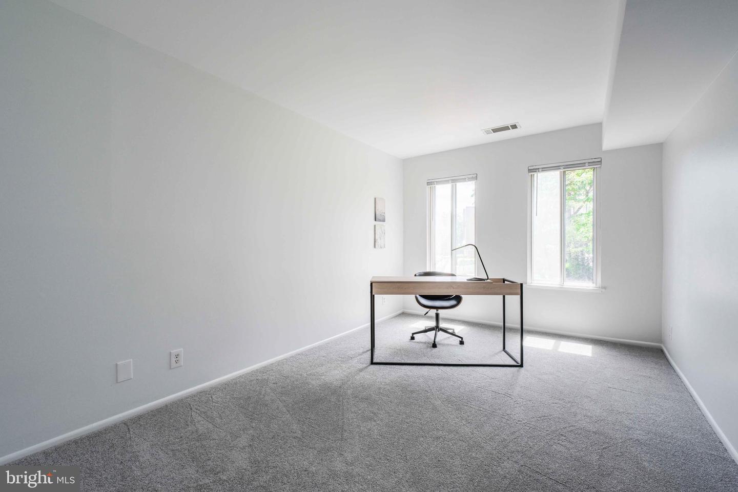 5065 7TH RD S #202, ARLINGTON, Virginia 22204, 3 Bedrooms Bedrooms, ,2 BathroomsBathrooms,Residential,For sale,5065 7TH RD S #202,VAAR2056884 MLS # VAAR2056884