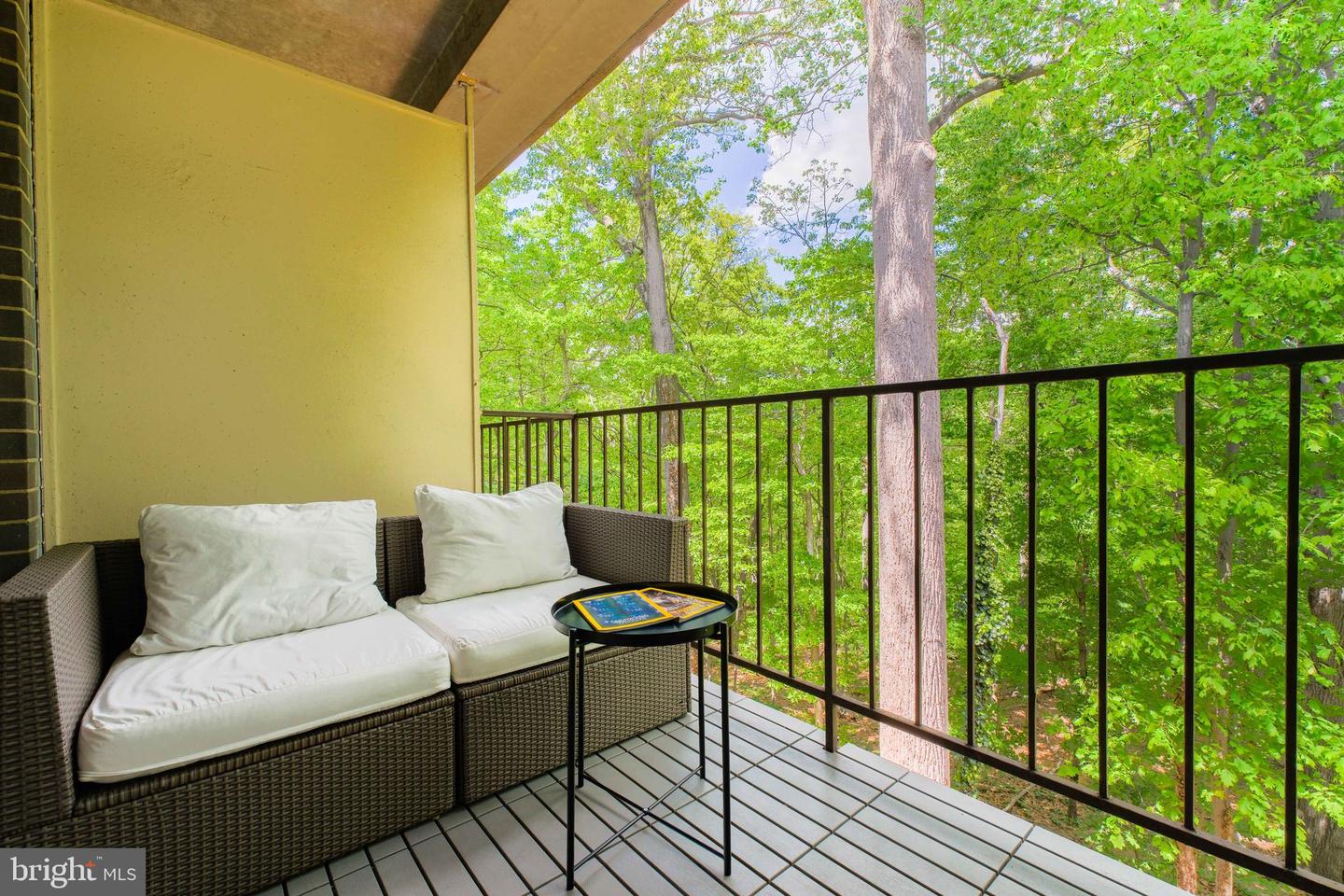 5065 7TH RD S #202, ARLINGTON, Virginia 22204, 3 Bedrooms Bedrooms, ,2 BathroomsBathrooms,Residential,For sale,5065 7TH RD S #202,VAAR2056884 MLS # VAAR2056884
