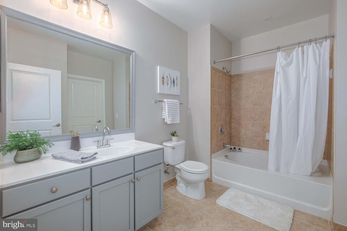 1391 PENNSYLVANIA AVE SE #542, WASHINGTON, District Of Columbia 20003, 1 Bedroom Bedrooms, ,1 BathroomBathrooms,Residential,For sale,1391 PENNSYLVANIA AVE SE #542,DCDC2198414 MLS # DCDC2198414