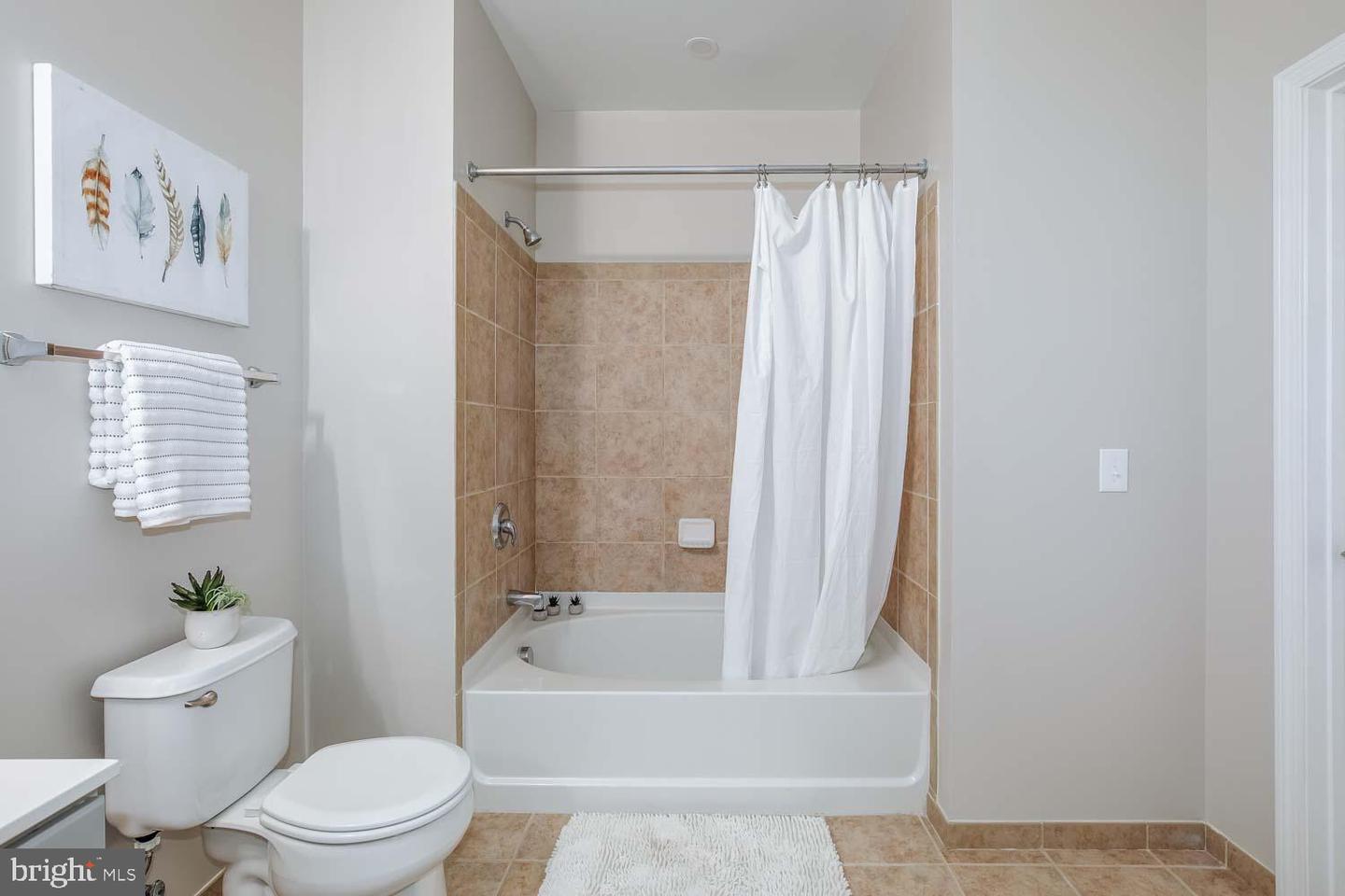 1391 PENNSYLVANIA AVE SE #542, WASHINGTON, District Of Columbia 20003, 1 Bedroom Bedrooms, ,1 BathroomBathrooms,Residential,For sale,1391 PENNSYLVANIA AVE SE #542,DCDC2198414 MLS # DCDC2198414