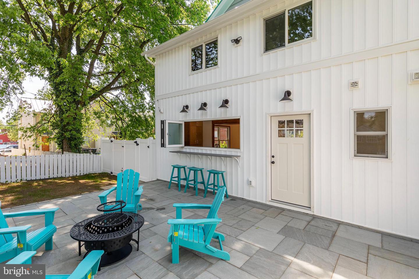 112 W GERMAIN ST, WINCHESTER, Virginia 22601, 3 Bedrooms Bedrooms, ,2 BathroomsBathrooms,Residential,For sale,112 W GERMAIN ST,VAWI2007618 MLS # VAWI2007618