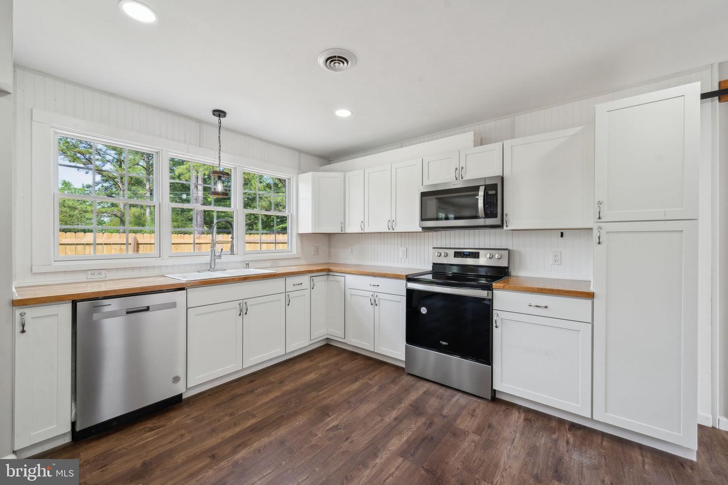 2651 CARMINES ISLAND RD, HAYES, Virginia 23072, 3 Bedrooms Bedrooms, ,3 BathroomsBathrooms,Residential,For sale,2651 CARMINES ISLAND RD,VAGV2000126 MLS # VAGV2000126