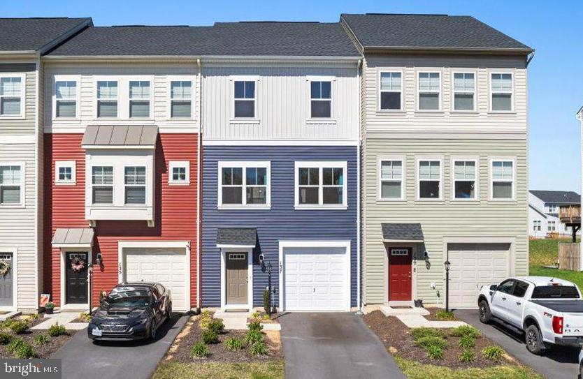 137 JEWEL BOX DR, STEPHENSON, Virginia 22656, 3 Bedrooms Bedrooms, ,2 BathroomsBathrooms,Residential,For sale,137 JEWEL BOX DR,VAFV2033824 MLS # VAFV2033824