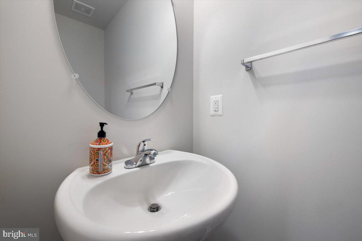 137 JEWEL BOX DR, STEPHENSON, Virginia 22656, 3 Bedrooms Bedrooms, ,2 BathroomsBathrooms,Residential,For sale,137 JEWEL BOX DR,VAFV2033824 MLS # VAFV2033824
