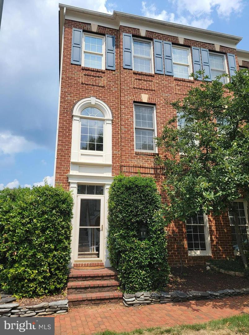 43800 BALLYBUNION TER, LEESBURG, Virginia 20176, 3 Bedrooms Bedrooms, ,3 BathroomsBathrooms,Residential,For sale,43800 BALLYBUNION TER,VALO2095356 MLS # VALO2095356