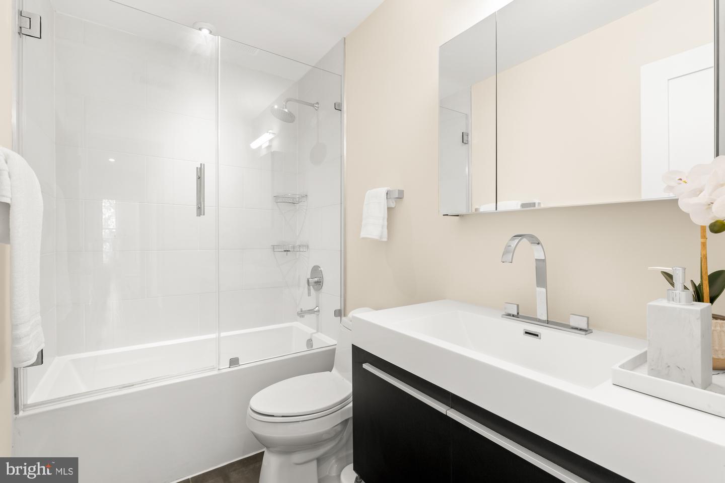 16 GRANT CIR NW #2, WASHINGTON, District Of Columbia 20011, 3 Bedrooms Bedrooms, ,2 BathroomsBathrooms,Residential,For sale,16 GRANT CIR NW #2,DCDC2198690 MLS # DCDC2198690