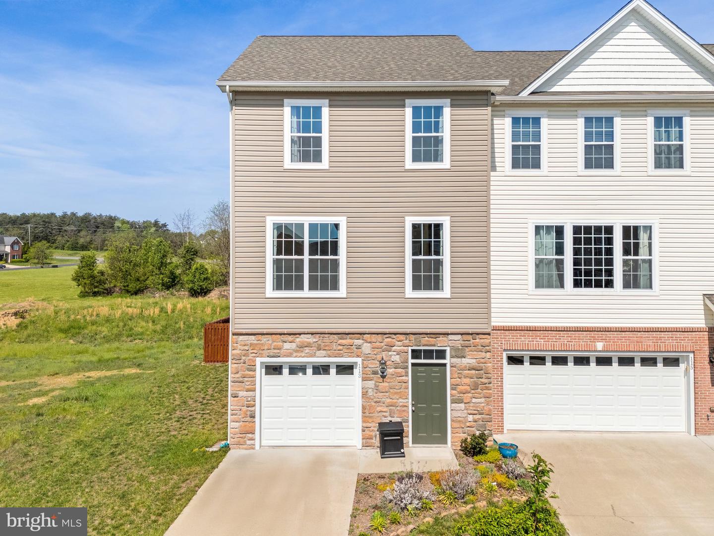113 BROCKHAM CT #UNIT #7, WINCHESTER, Virginia 22602, 2 Bedrooms Bedrooms, ,2 BathroomsBathrooms,Residential,For sale,113 BROCKHAM CT #UNIT #7,VAFV2033852 MLS # VAFV2033852