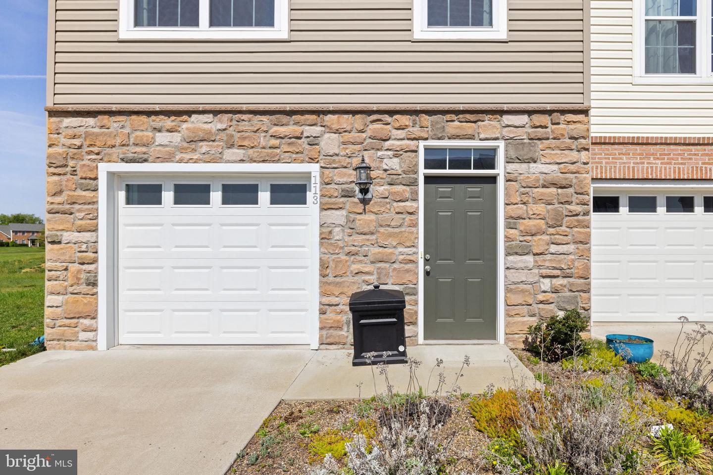 113 BROCKHAM CT #UNIT #7, WINCHESTER, Virginia 22602, 2 Bedrooms Bedrooms, ,2 BathroomsBathrooms,Residential,For sale,113 BROCKHAM CT #UNIT #7,VAFV2033852 MLS # VAFV2033852