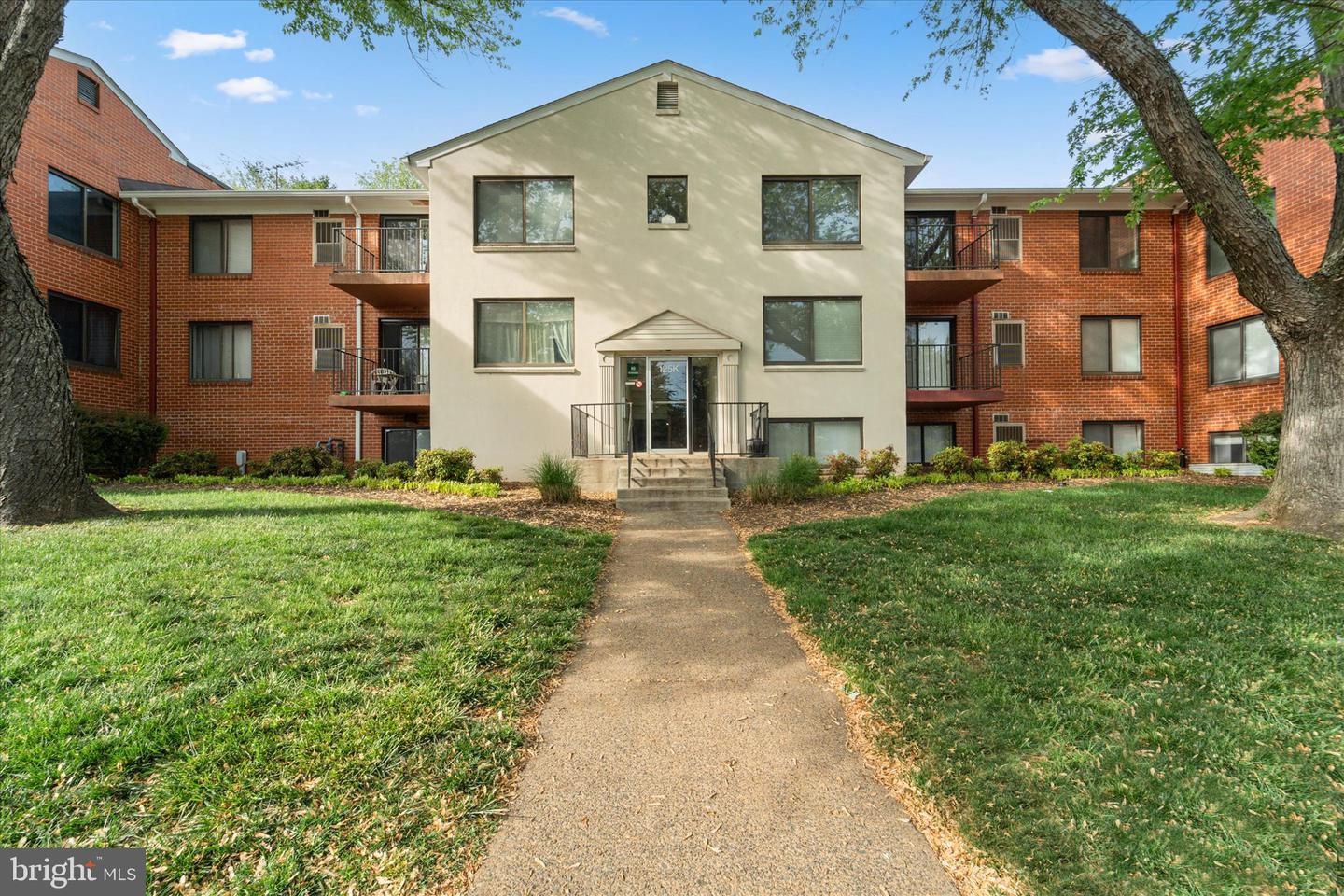 125-K CLUBHOUSE DR SW #11, LEESBURG, Virginia 20175, 1 Bedroom Bedrooms, ,1 BathroomBathrooms,Residential,For sale,125-K CLUBHOUSE DR SW #11,VALO2095408 MLS # VALO2095408