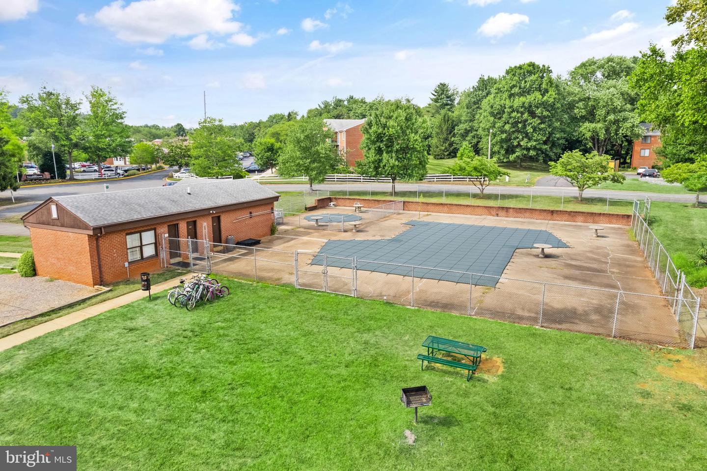 125-K CLUBHOUSE DR SW #11, LEESBURG, Virginia 20175, 1 Bedroom Bedrooms, ,1 BathroomBathrooms,Residential,For sale,125-K CLUBHOUSE DR SW #11,VALO2095408 MLS # VALO2095408