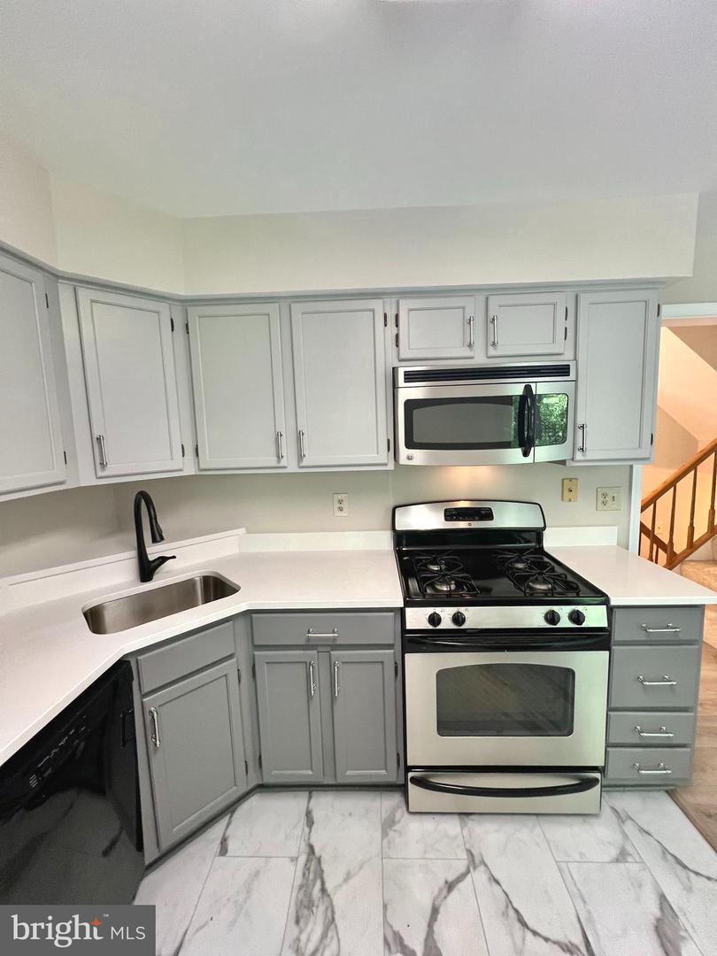 6062 CLAY SPUR CT, CENTREVILLE, Virginia 20121, 3 Bedrooms Bedrooms, ,3 BathroomsBathrooms,Residential,For sale,6062 CLAY SPUR CT,VAFX2238214 MLS # VAFX2238214