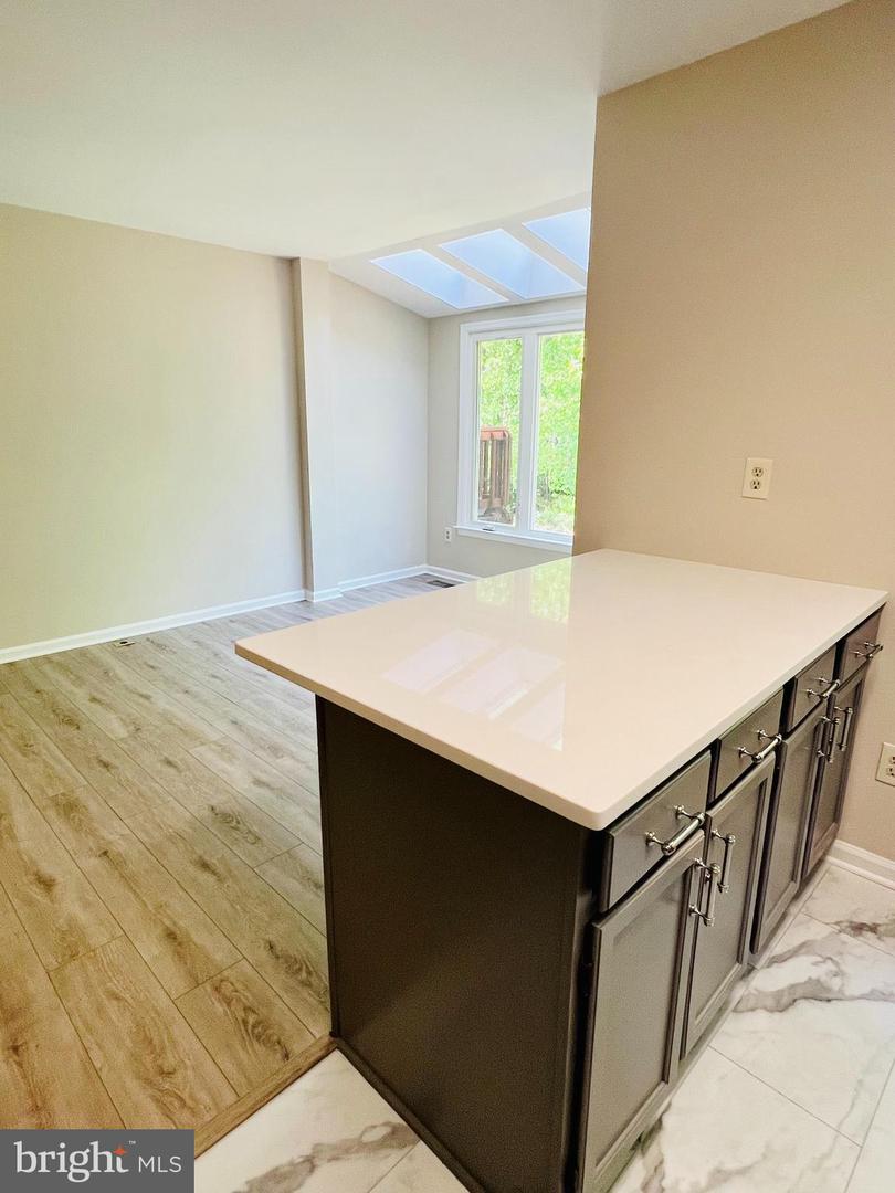 6062 CLAY SPUR CT, CENTREVILLE, Virginia 20121, 3 Bedrooms Bedrooms, ,3 BathroomsBathrooms,Residential,For sale,6062 CLAY SPUR CT,VAFX2238214 MLS # VAFX2238214