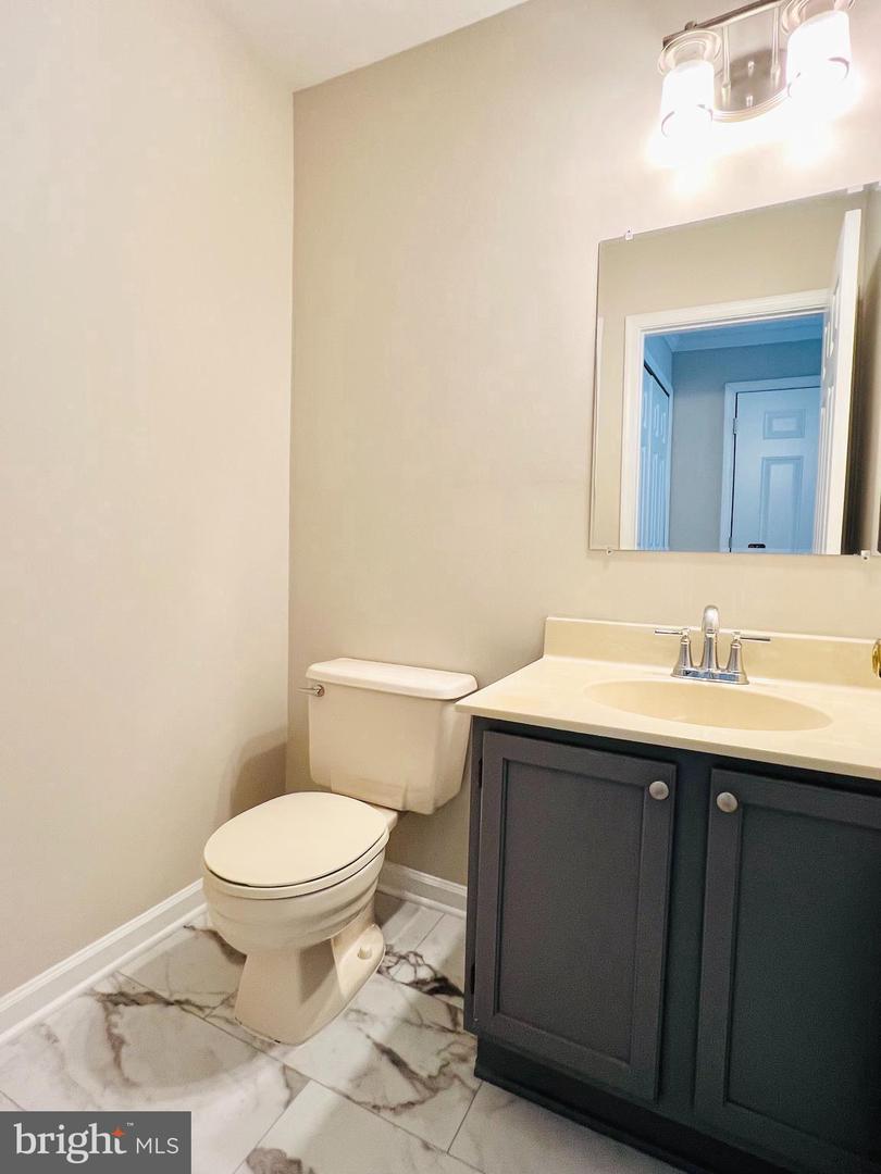 6062 CLAY SPUR CT, CENTREVILLE, Virginia 20121, 3 Bedrooms Bedrooms, ,3 BathroomsBathrooms,Residential,For sale,6062 CLAY SPUR CT,VAFX2238214 MLS # VAFX2238214