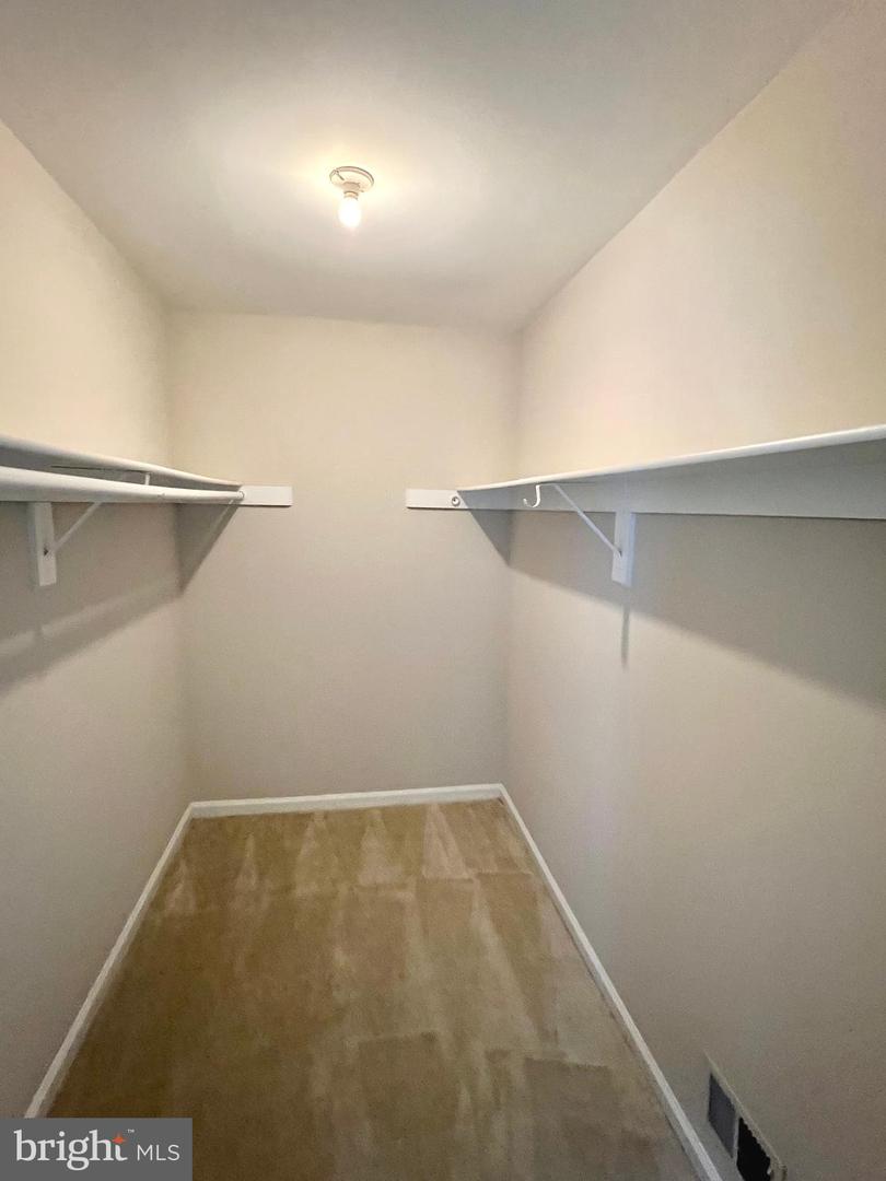 6062 CLAY SPUR CT, CENTREVILLE, Virginia 20121, 3 Bedrooms Bedrooms, ,3 BathroomsBathrooms,Residential,For sale,6062 CLAY SPUR CT,VAFX2238214 MLS # VAFX2238214