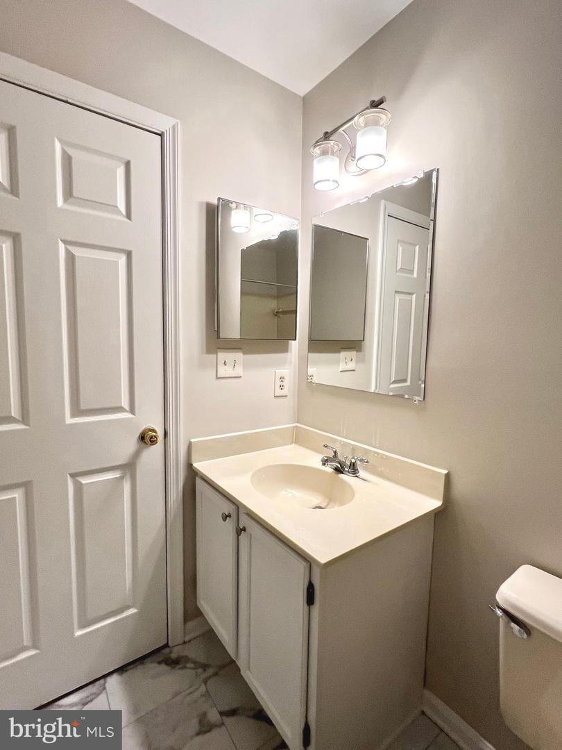 6062 CLAY SPUR CT, CENTREVILLE, Virginia 20121, 3 Bedrooms Bedrooms, ,3 BathroomsBathrooms,Residential,For sale,6062 CLAY SPUR CT,VAFX2238214 MLS # VAFX2238214
