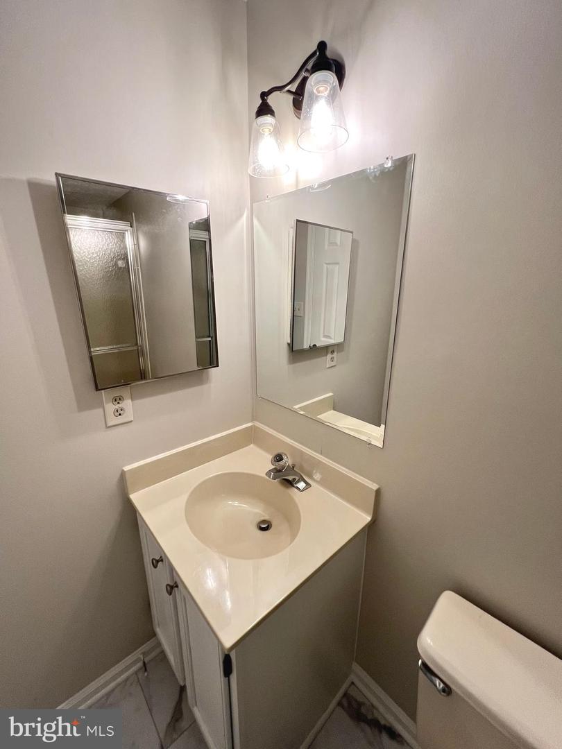 6062 CLAY SPUR CT, CENTREVILLE, Virginia 20121, 3 Bedrooms Bedrooms, ,3 BathroomsBathrooms,Residential,For sale,6062 CLAY SPUR CT,VAFX2238214 MLS # VAFX2238214