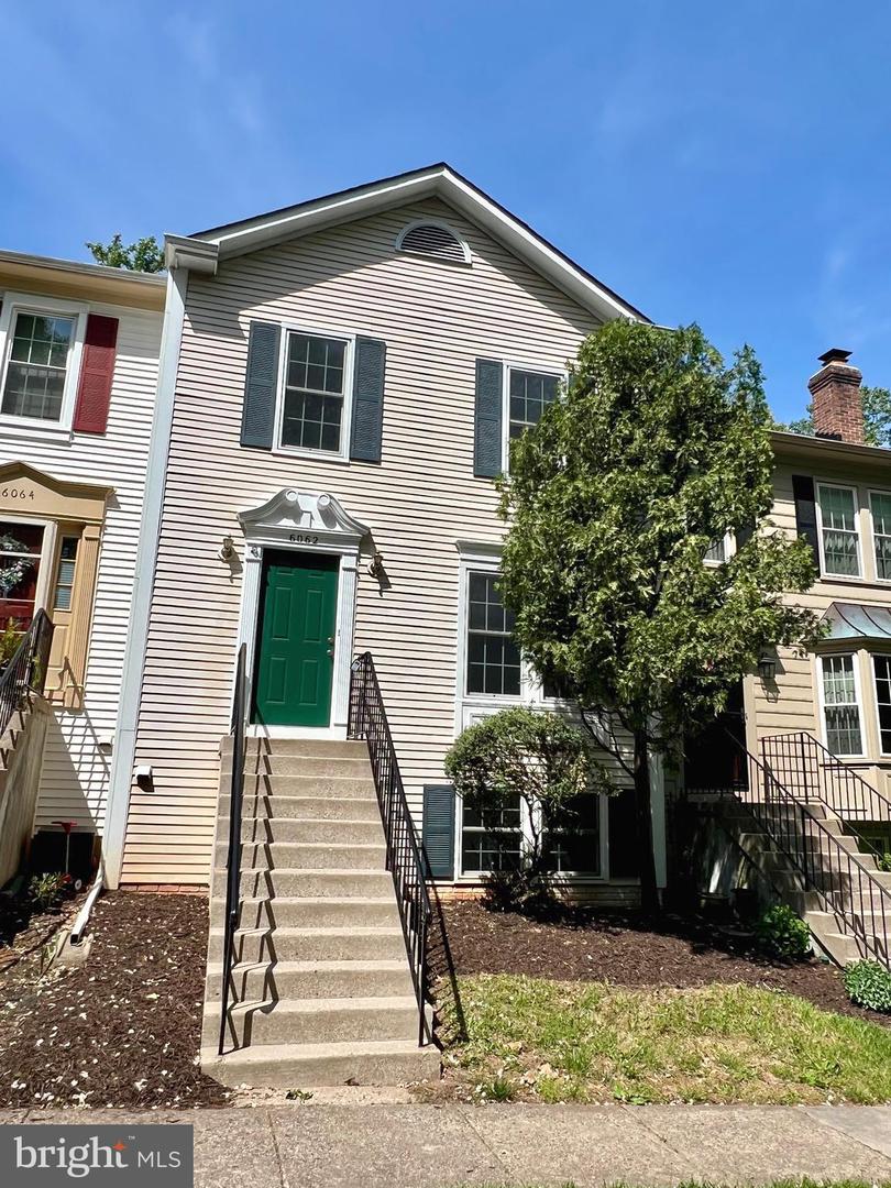 6062 CLAY SPUR CT, CENTREVILLE, Virginia 20121, 3 Bedrooms Bedrooms, ,3 BathroomsBathrooms,Residential,For sale,6062 CLAY SPUR CT,VAFX2238214 MLS # VAFX2238214