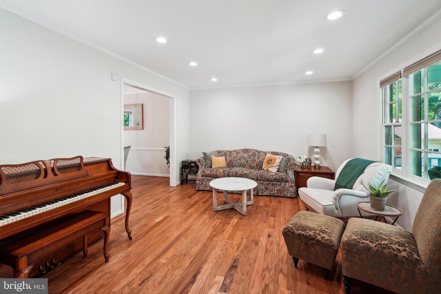 12871 VALLEYWOOD DR, WOODBRIDGE, Virginia 22192, 4 Bedrooms Bedrooms, ,2 BathroomsBathrooms,Residential,For sale,12871 VALLEYWOOD DR,VAPW2093760 MLS # VAPW2093760