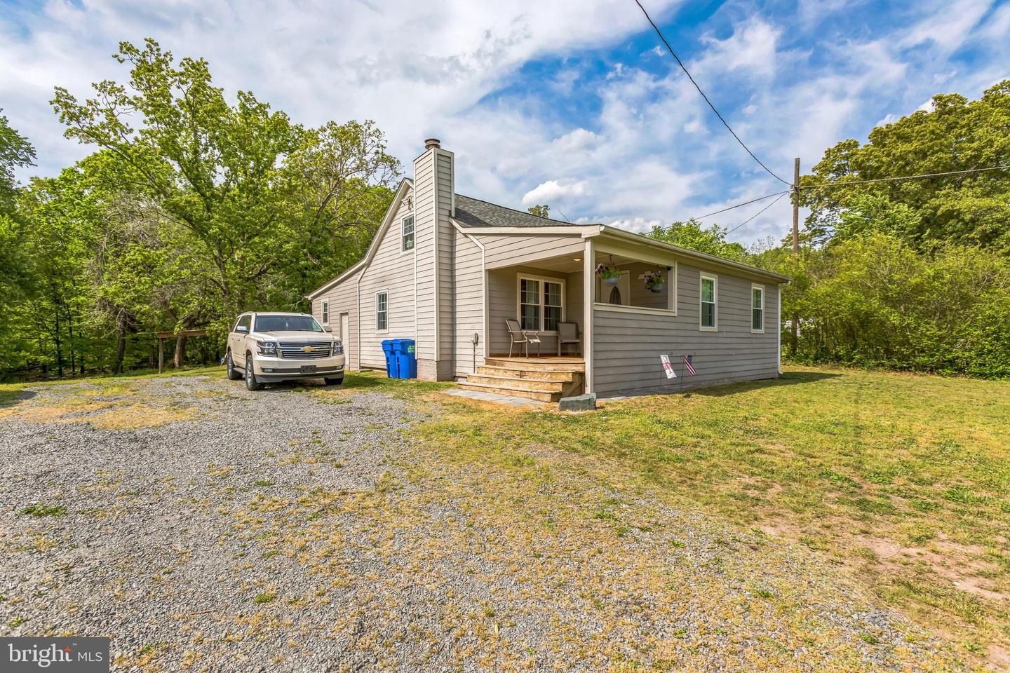 864 JAMES RIVER RD, SCOTTSVILLE, Virginia 24590, 4 Bedrooms Bedrooms, ,2 BathroomsBathrooms,Residential,For sale,864 JAMES RIVER RD,VAAB2000966 MLS # VAAB2000966