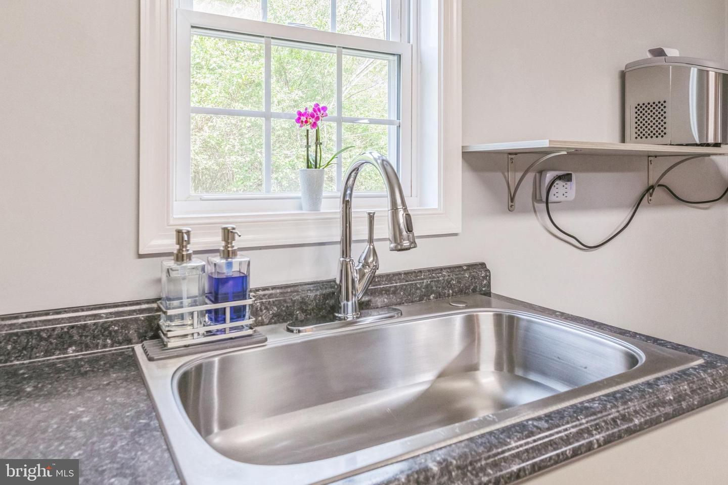 864 JAMES RIVER RD, SCOTTSVILLE, Virginia 24590, 4 Bedrooms Bedrooms, ,2 BathroomsBathrooms,Residential,For sale,864 JAMES RIVER RD,VAAB2000966 MLS # VAAB2000966