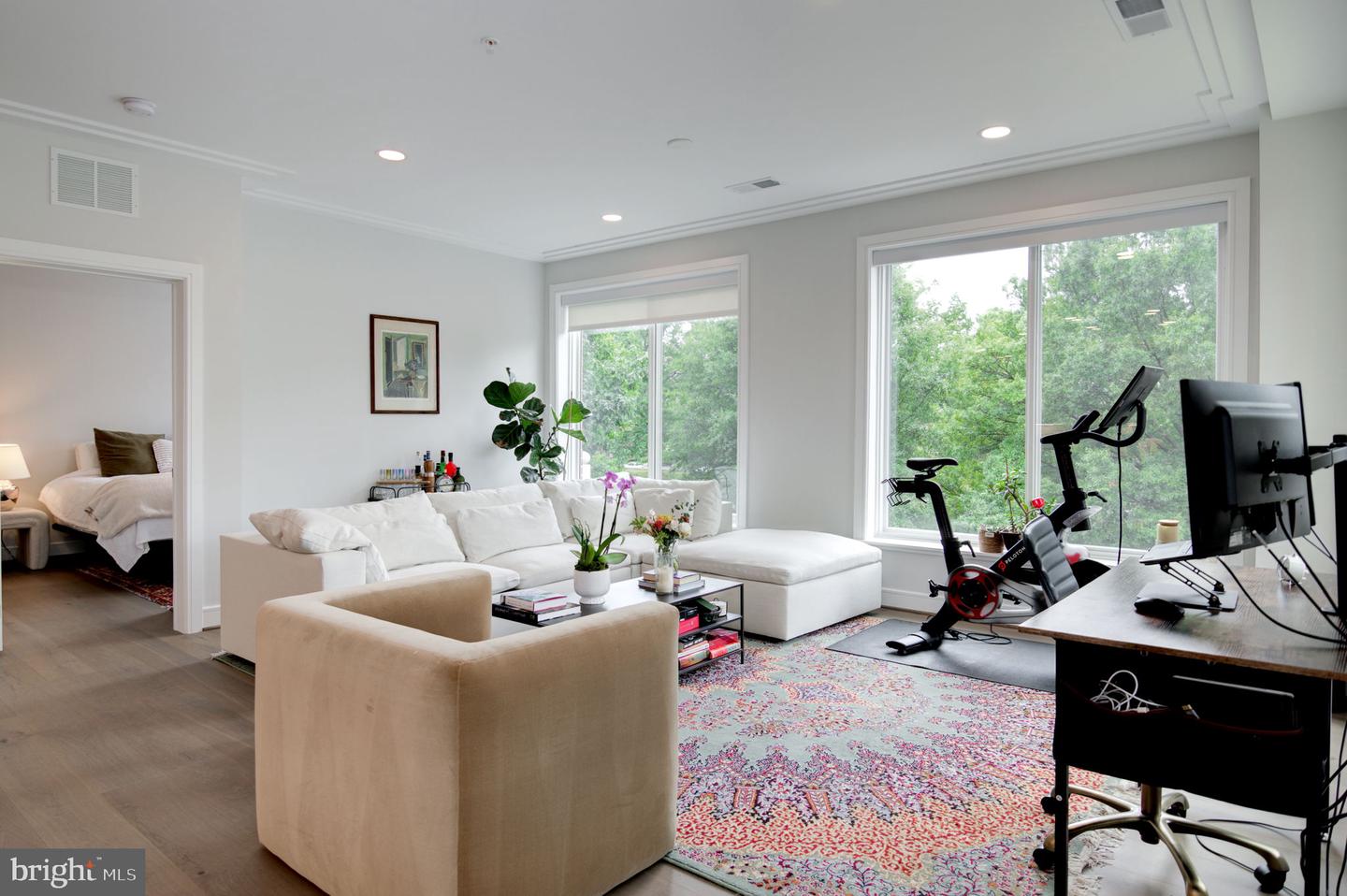 625 SLATERS LN #204, ALEXANDRIA, Virginia 22314, 3 Bedrooms Bedrooms, ,2 BathroomsBathrooms,Residential,For sale,625 SLATERS LN #204,VAAX2044854 MLS # VAAX2044854