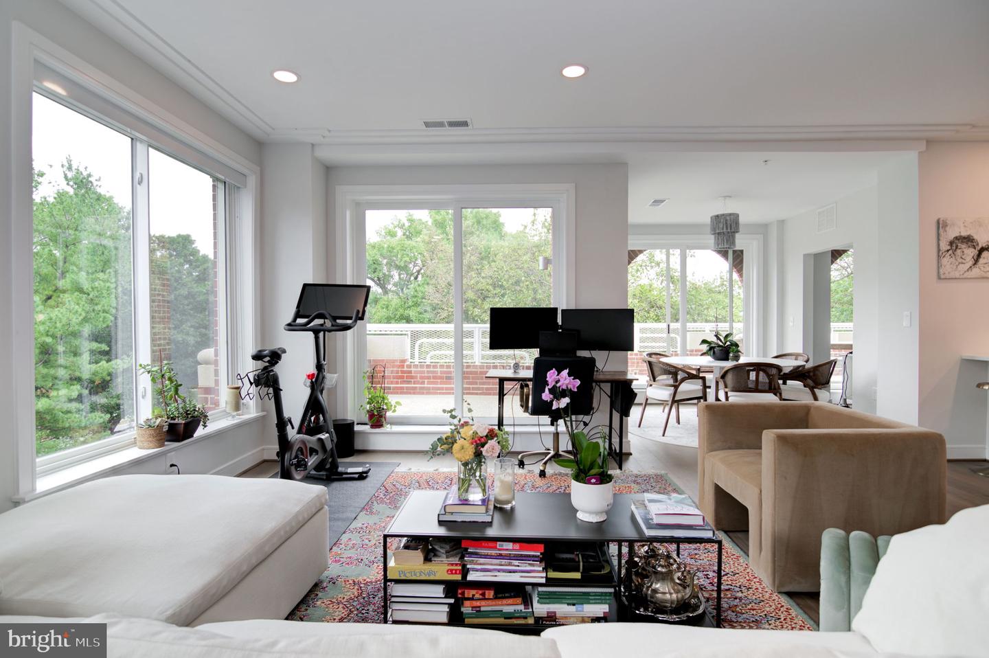 625 SLATERS LN #204, ALEXANDRIA, Virginia 22314, 3 Bedrooms Bedrooms, ,2 BathroomsBathrooms,Residential,For sale,625 SLATERS LN #204,VAAX2044854 MLS # VAAX2044854