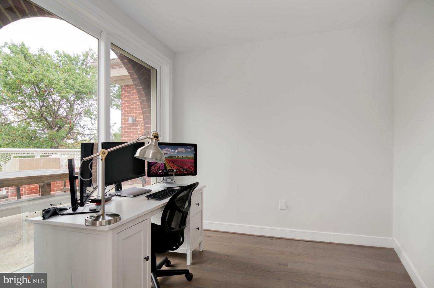 625 SLATERS LN #204, ALEXANDRIA, Virginia 22314, 3 Bedrooms Bedrooms, ,2 BathroomsBathrooms,Residential,For sale,625 SLATERS LN #204,VAAX2044854 MLS # VAAX2044854