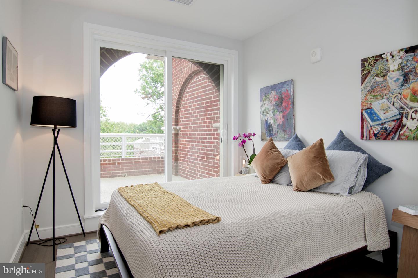 625 SLATERS LN #204, ALEXANDRIA, Virginia 22314, 3 Bedrooms Bedrooms, ,2 BathroomsBathrooms,Residential,For sale,625 SLATERS LN #204,VAAX2044854 MLS # VAAX2044854