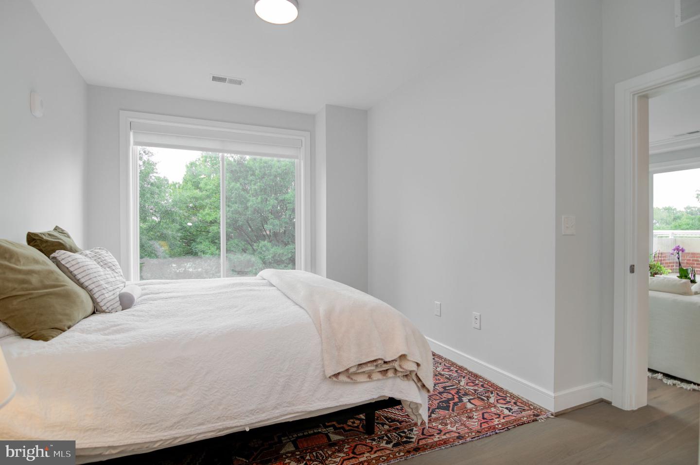 625 SLATERS LN #204, ALEXANDRIA, Virginia 22314, 3 Bedrooms Bedrooms, ,2 BathroomsBathrooms,Residential,For sale,625 SLATERS LN #204,VAAX2044854 MLS # VAAX2044854