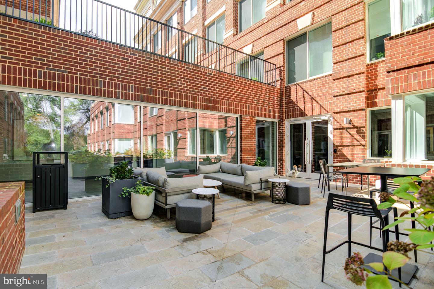 625 SLATERS LN #204, ALEXANDRIA, Virginia 22314, 3 Bedrooms Bedrooms, ,2 BathroomsBathrooms,Residential,For sale,625 SLATERS LN #204,VAAX2044854 MLS # VAAX2044854