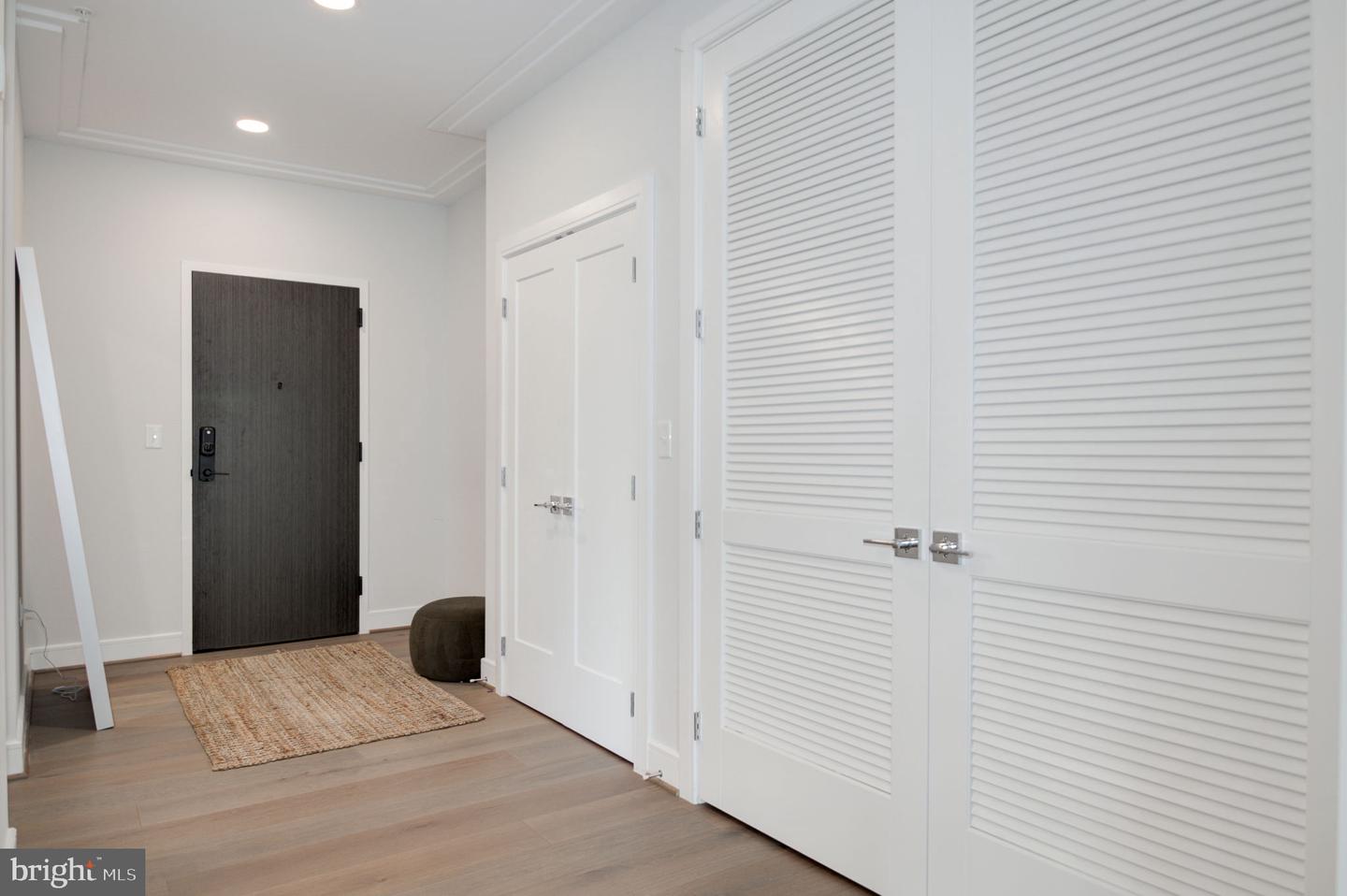 625 SLATERS LN #204, ALEXANDRIA, Virginia 22314, 3 Bedrooms Bedrooms, ,2 BathroomsBathrooms,Residential,For sale,625 SLATERS LN #204,VAAX2044854 MLS # VAAX2044854