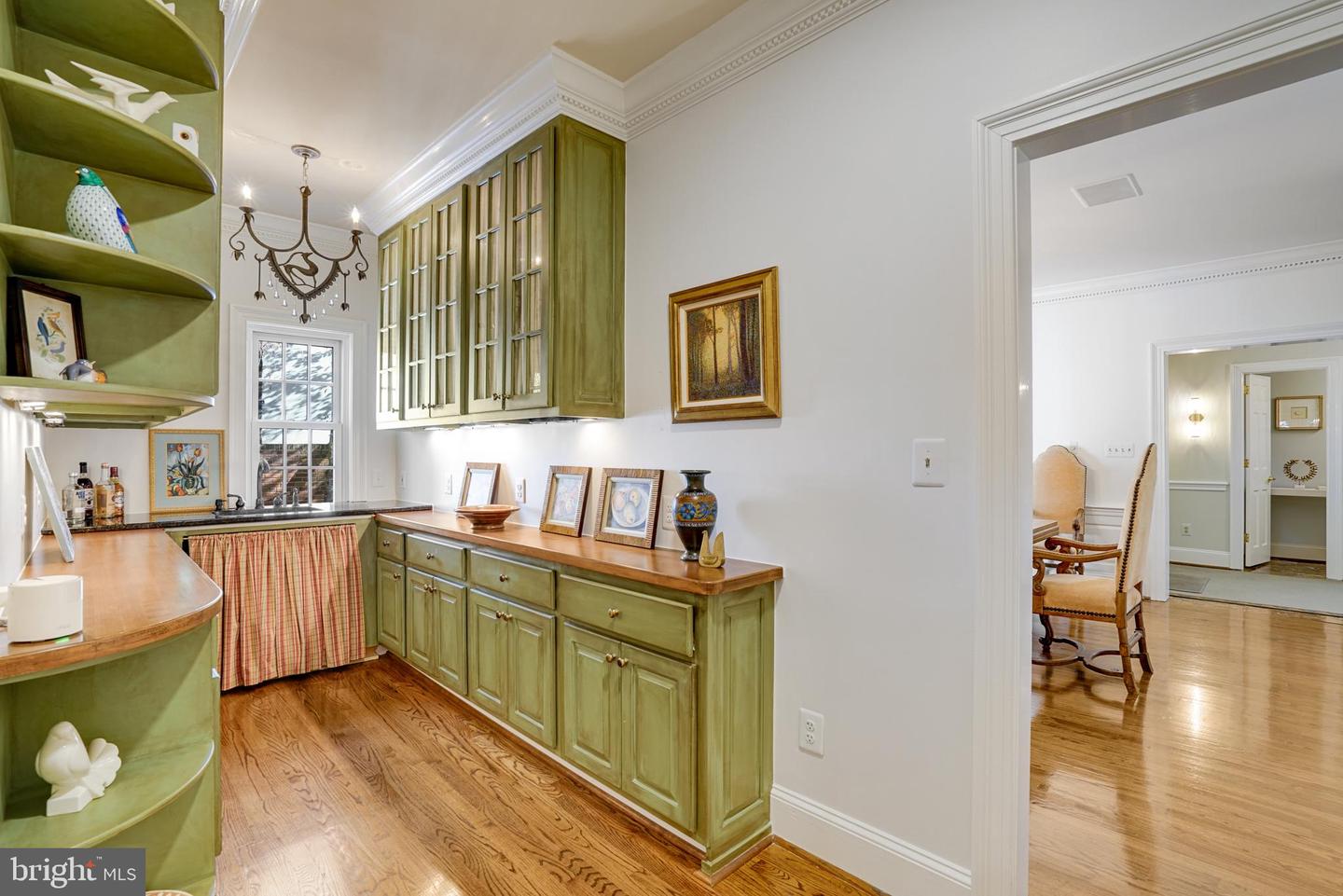 119 WOLFE ST, ALEXANDRIA, Virginia 22314, 6 Bedrooms Bedrooms, ,4 BathroomsBathrooms,Residential,For sale,119 WOLFE ST,VAAX2044858 MLS # VAAX2044858