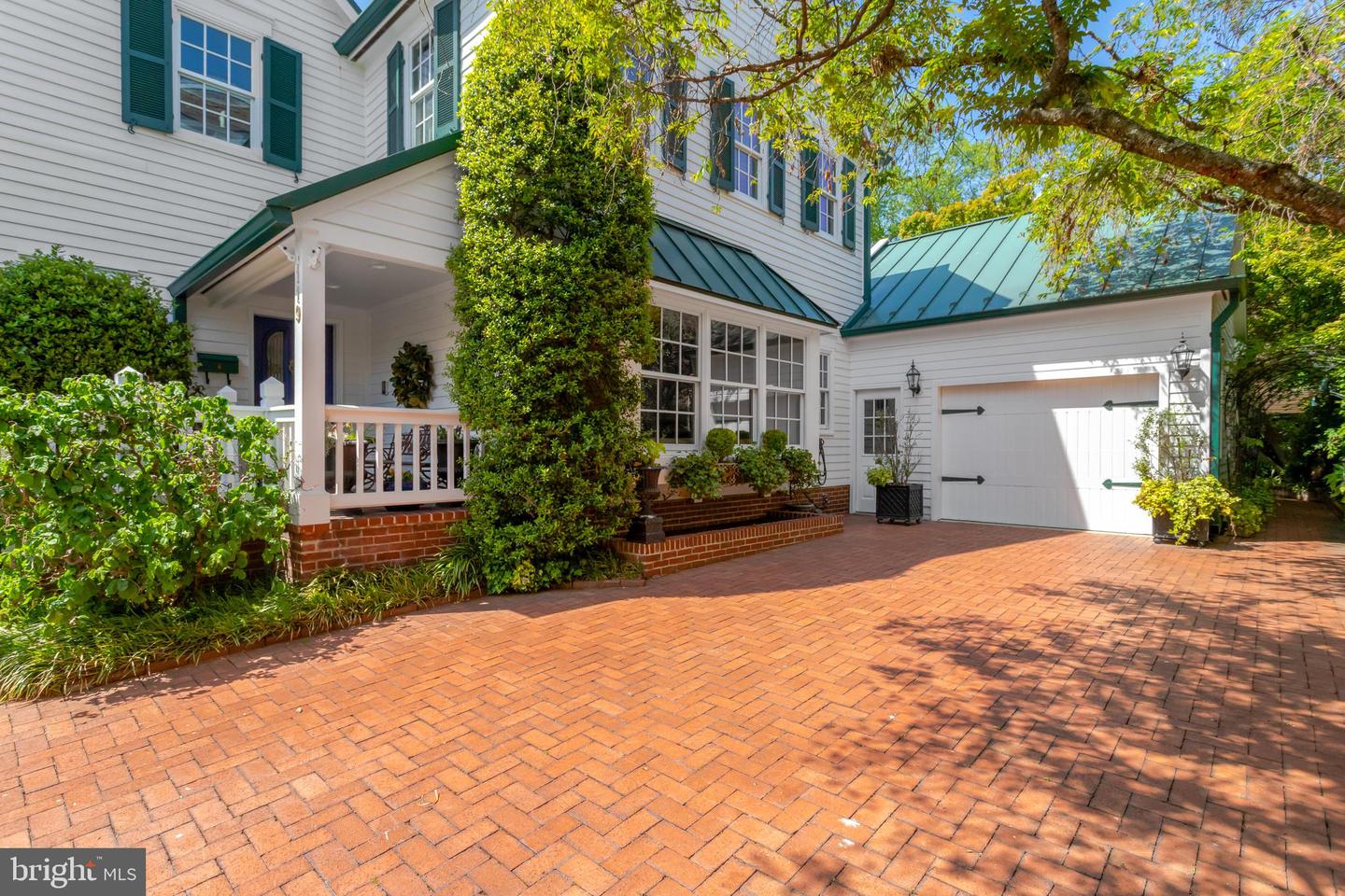 119 WOLFE ST, ALEXANDRIA, Virginia 22314, 6 Bedrooms Bedrooms, ,4 BathroomsBathrooms,Residential,For sale,119 WOLFE ST,VAAX2044858 MLS # VAAX2044858