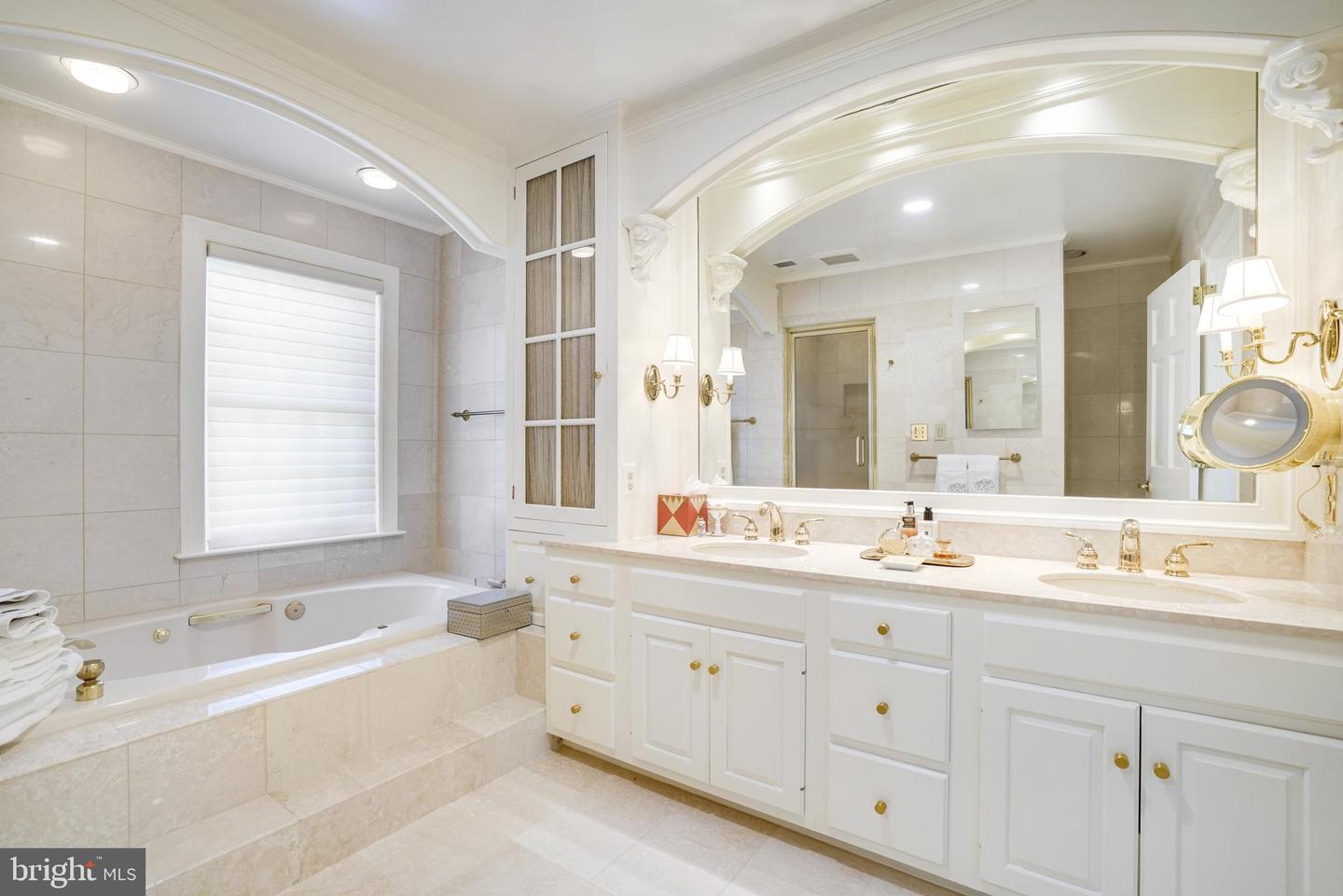 119 WOLFE ST, ALEXANDRIA, Virginia 22314, 6 Bedrooms Bedrooms, ,4 BathroomsBathrooms,Residential,For sale,119 WOLFE ST,VAAX2044858 MLS # VAAX2044858