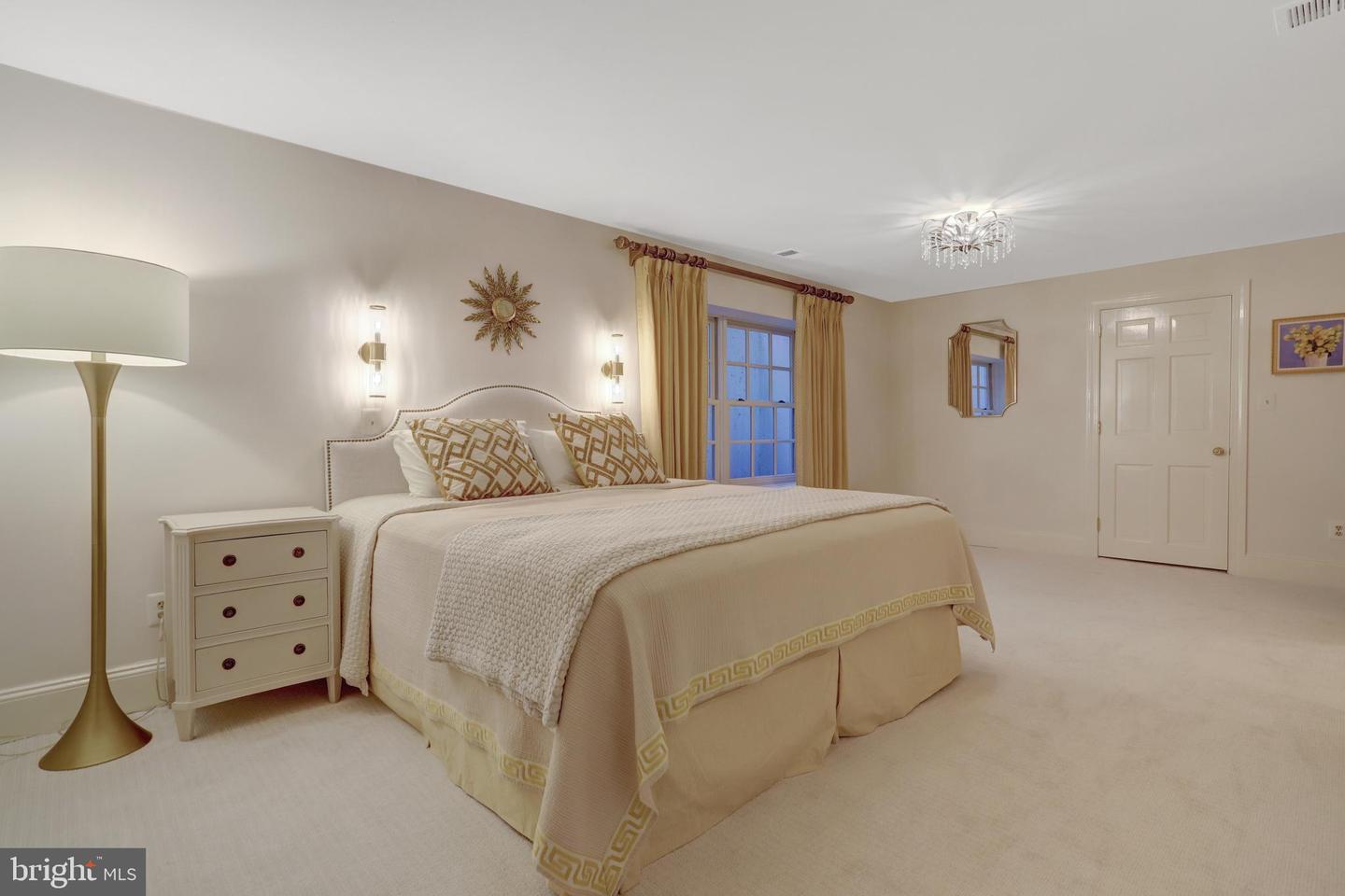119 WOLFE ST, ALEXANDRIA, Virginia 22314, 6 Bedrooms Bedrooms, ,4 BathroomsBathrooms,Residential,For sale,119 WOLFE ST,VAAX2044858 MLS # VAAX2044858