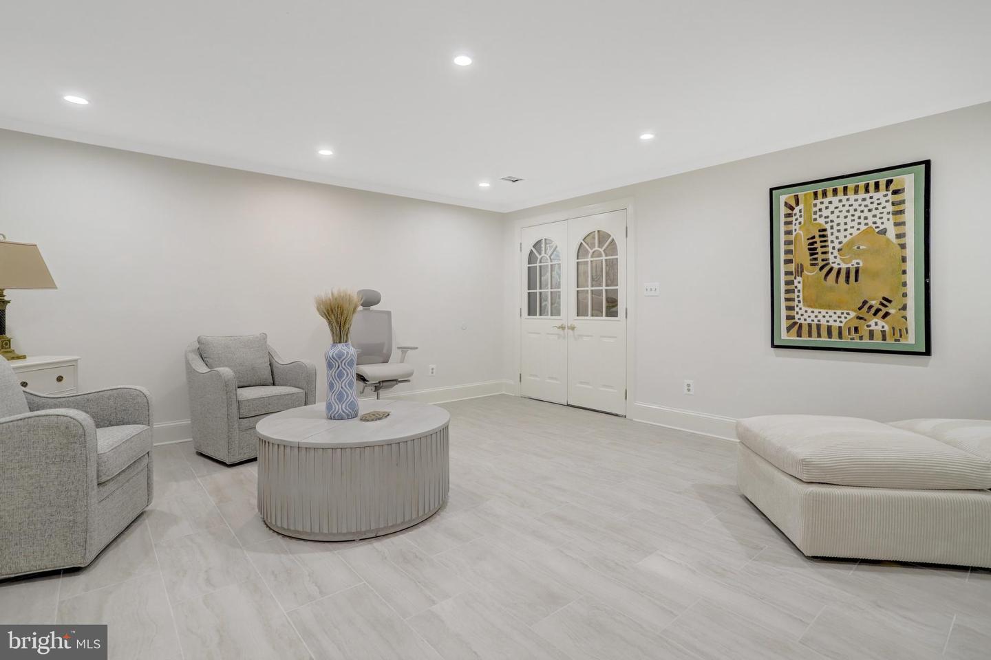 119 WOLFE ST, ALEXANDRIA, Virginia 22314, 6 Bedrooms Bedrooms, ,4 BathroomsBathrooms,Residential,For sale,119 WOLFE ST,VAAX2044858 MLS # VAAX2044858