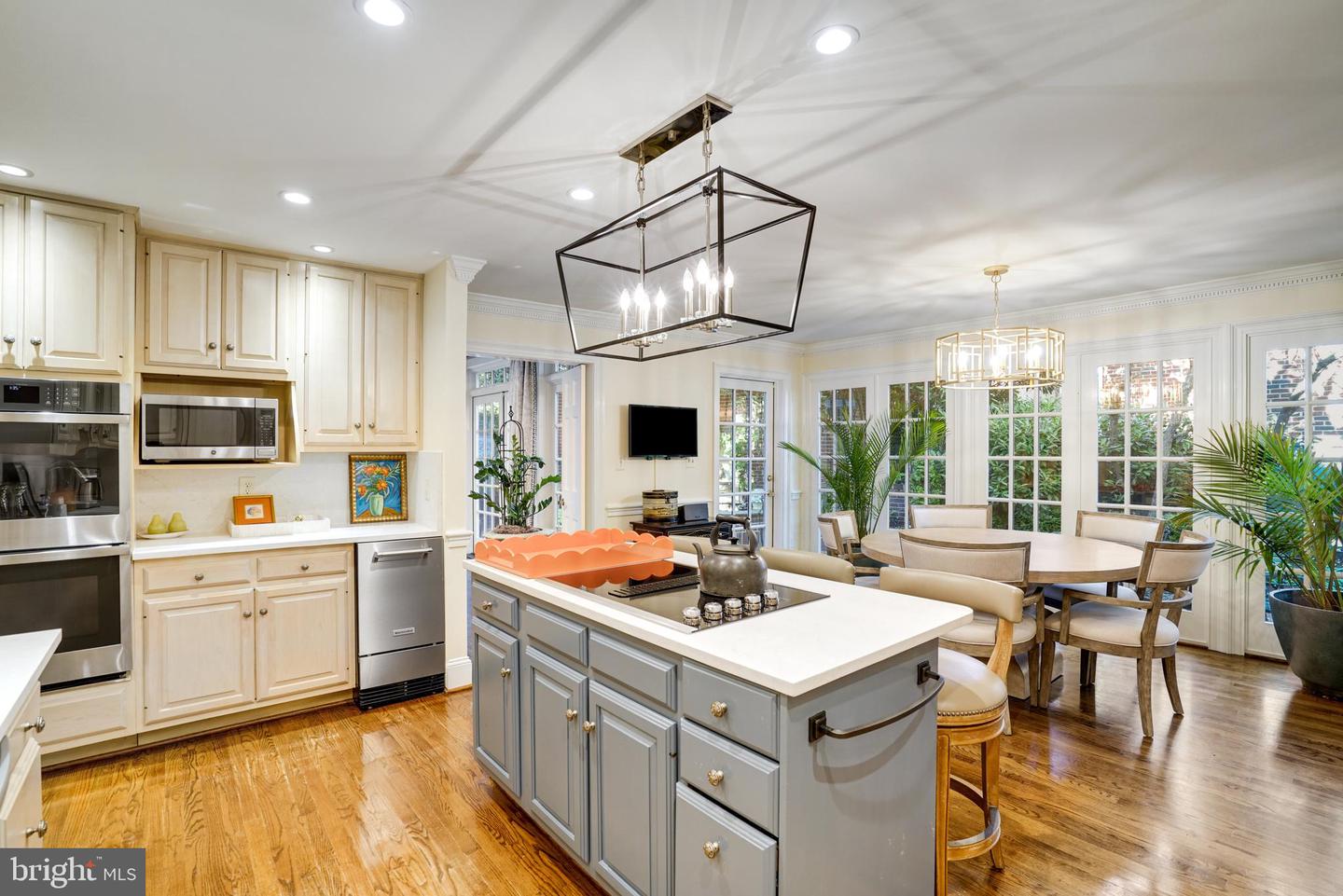 119 WOLFE ST, ALEXANDRIA, Virginia 22314, 6 Bedrooms Bedrooms, ,4 BathroomsBathrooms,Residential,For sale,119 WOLFE ST,VAAX2044858 MLS # VAAX2044858