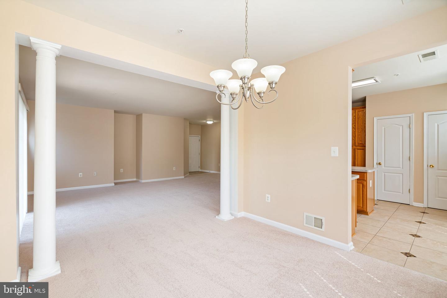 9710 HANDERSON PL #UNIT 207, MANASSAS PARK, Virginia 20111, 2 Bedrooms Bedrooms, ,2 BathroomsBathrooms,Residential,For sale,9710 HANDERSON PL #UNIT 207,VAMP2003006 MLS # VAMP2003006