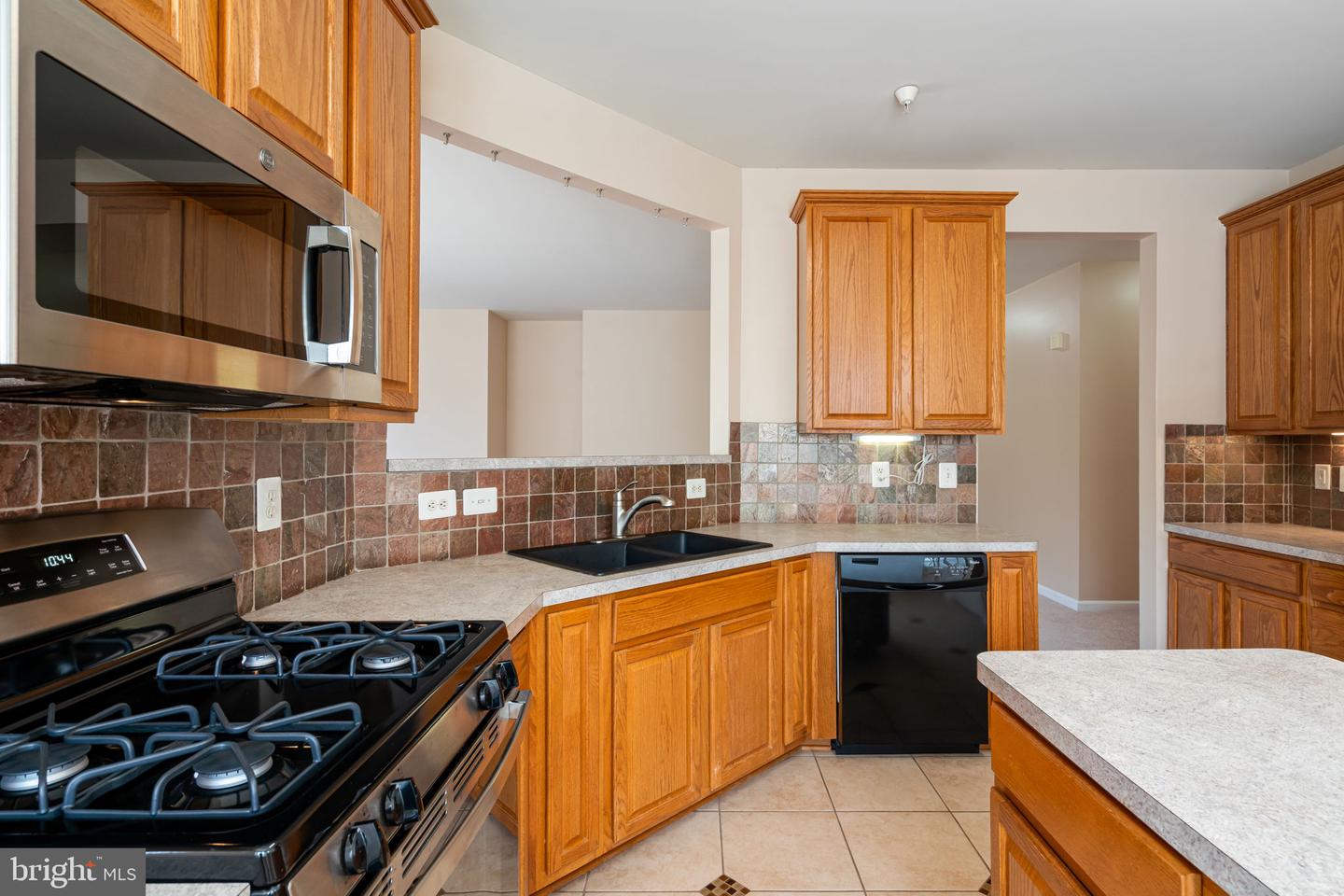 9710 HANDERSON PL #UNIT 207, MANASSAS PARK, Virginia 20111, 2 Bedrooms Bedrooms, ,2 BathroomsBathrooms,Residential,For sale,9710 HANDERSON PL #UNIT 207,VAMP2003006 MLS # VAMP2003006